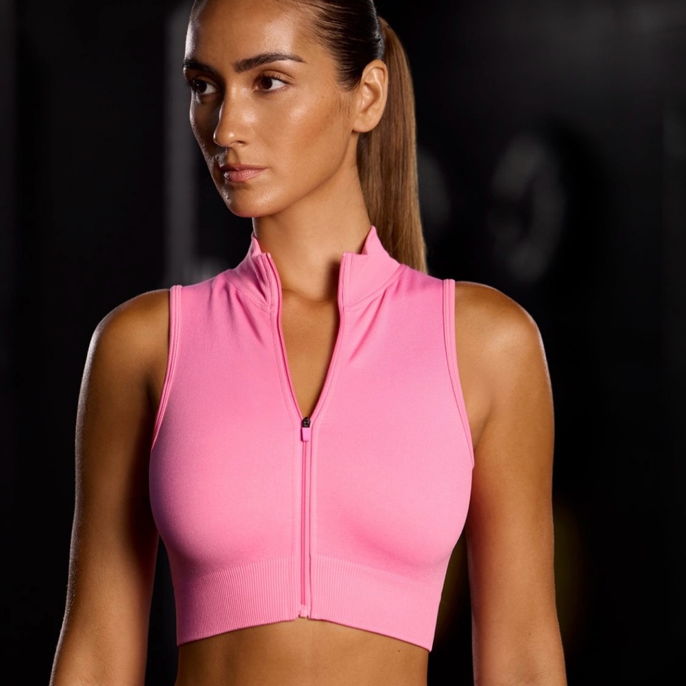 Bo+Tee OH POLLY Super Sculpt Seamless High
Neck Crop Top in Flamingo Pink